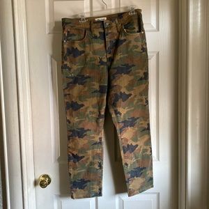 The High-Rise Slim Boyjean in Cottontail Camo